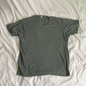 Three Uniqlo tees size XL